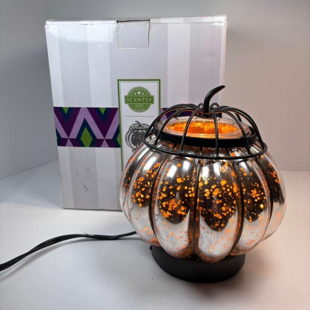 Scentsy ENCHANTED PUMPKIN Full Size Warmer Orange Fall Harvest Collection